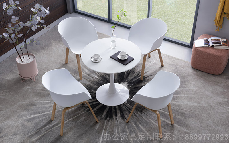 ��ɫ��������